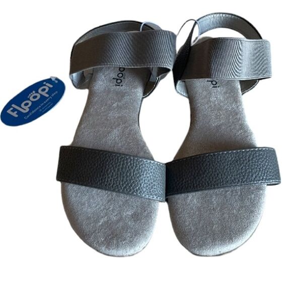 New, Open Toe Sandal in Gray, size 8 - Picture 2 of 6
